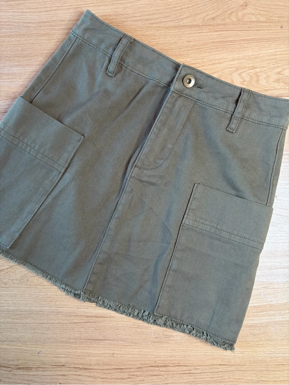 Chelsea & Violet Olive Green Utility Cargo Mini Skirt Frayed Hem Size XS NWT